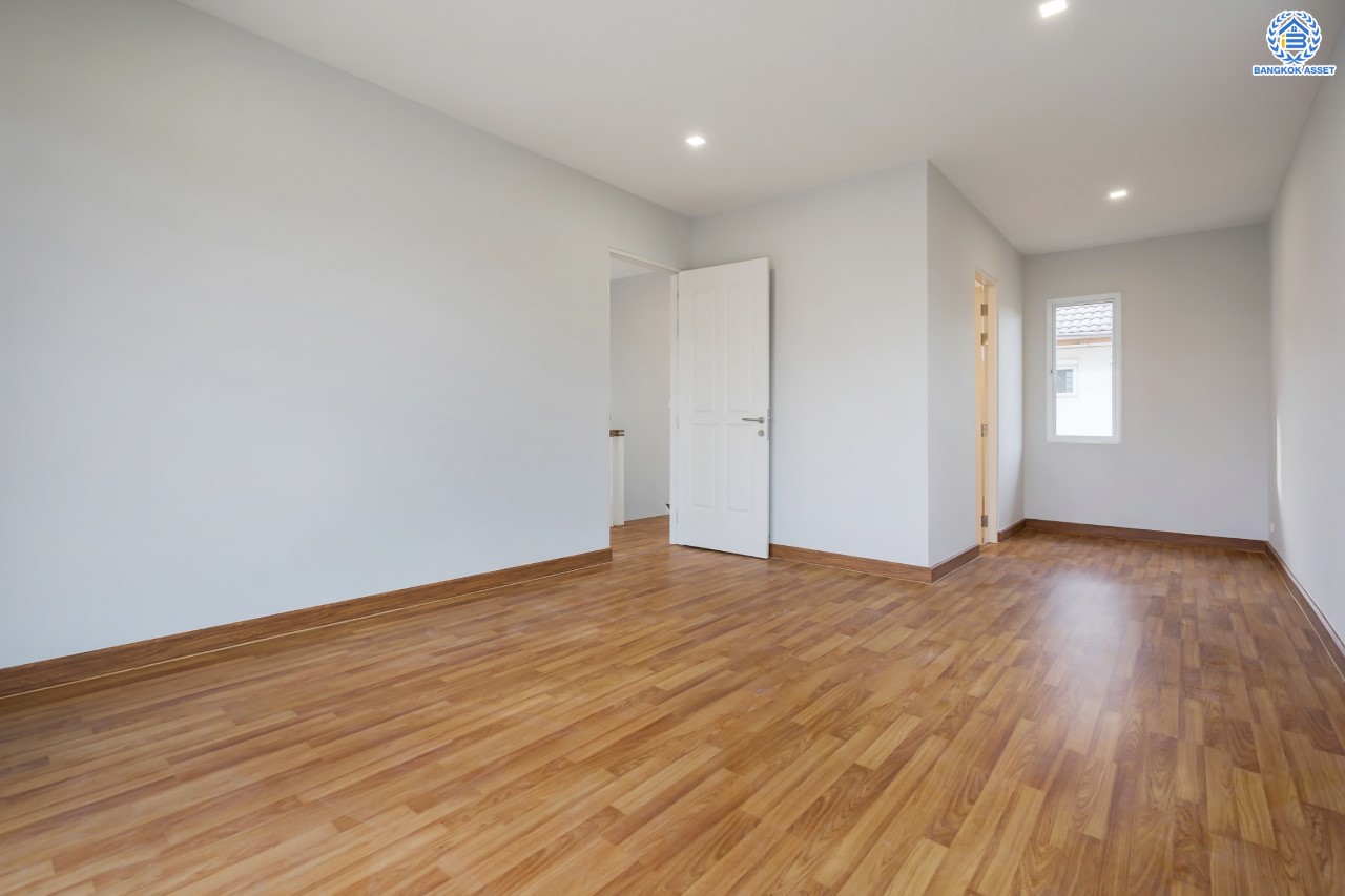 บ้านเดี่ยวมือสองนนทบุรี ม.ฮาบิเทีย ราชพฤกษ์-345 จากแบรนด์คุณภาพ Sansiri เนื้อที่ 50 ตร.ว. ฟังก์ชัน 3 ห้องนอน 2 ห้องน้ำ จอดรถได้ 2 คัน บนทำเลติดถนนใหญ่ 345 พร้อมเชื่อมสู่ราชพฤกษ์, แจ้งวัฒนะ และติวานนท์ ฯลฯ ได้อย่างรวดเร็ว ใกล้ทางด่วน "ศรีสมาน" และรายล้อมด้วยสิ่งอำนวยความสะดวกครบ